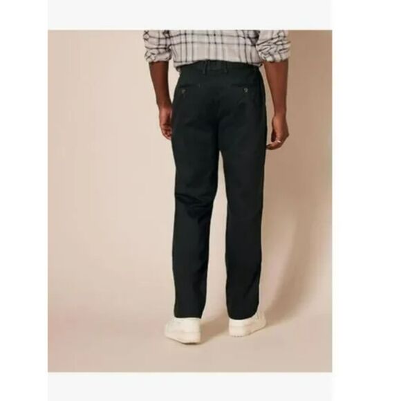 462 Amazon Essentials Men's Classic-Fit Wrinkle-Resistant Flat-Front Chino Pant - Picture 3 of 6